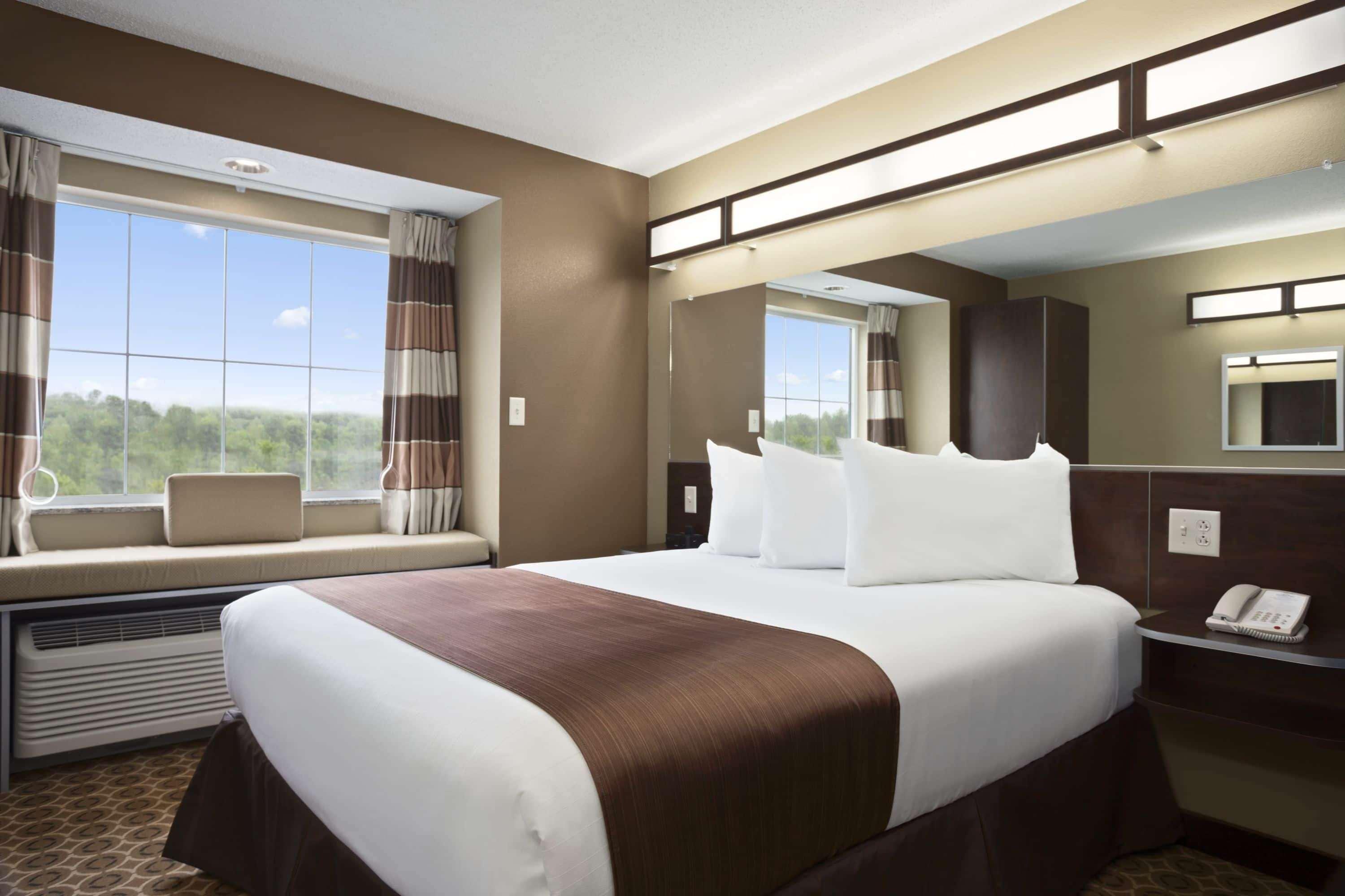Sonesta Essential Fairmont Hotel Bagian luar foto