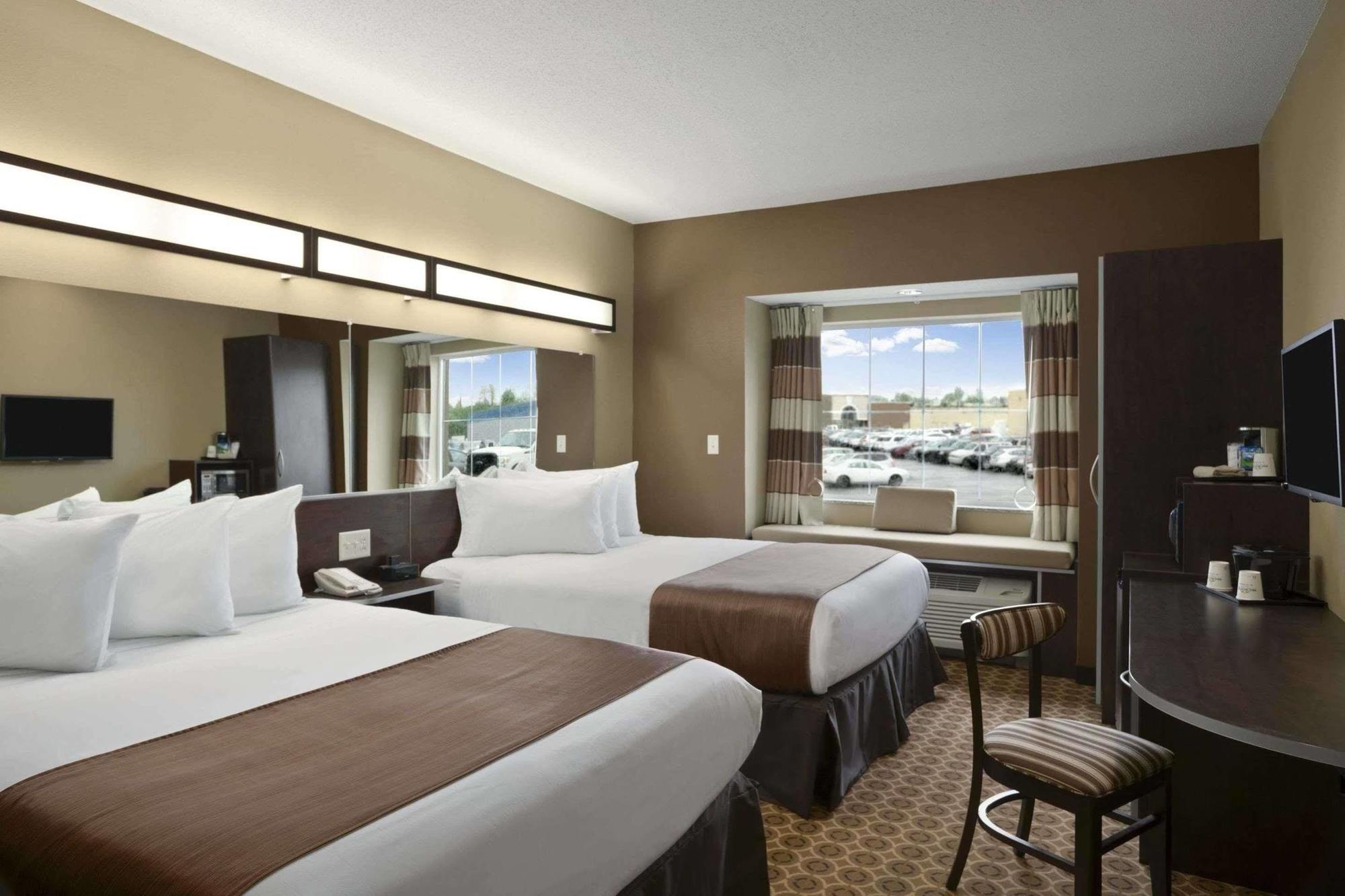 Sonesta Essential Fairmont Hotel Bagian luar foto